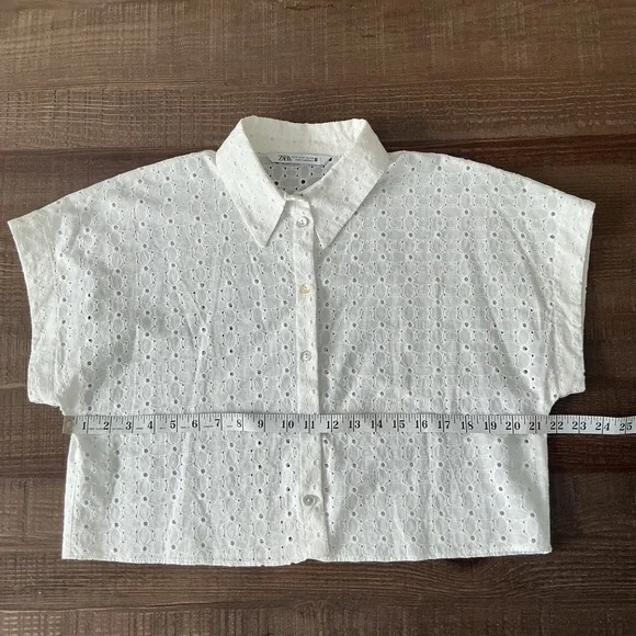 Zara White Eyelet Button-Up Crop Top - Picture 4 of 8